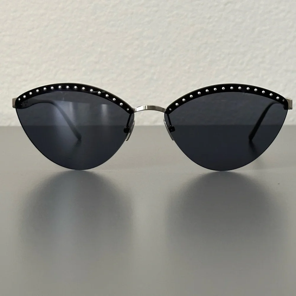 Azzedine Alaia AA0038S Sunglasses - Picture 2 of 12